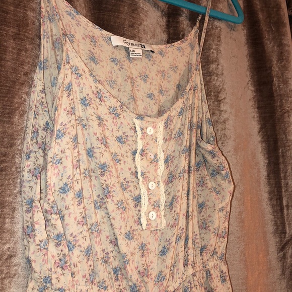Floral Tanktop - Picture 2 of 3